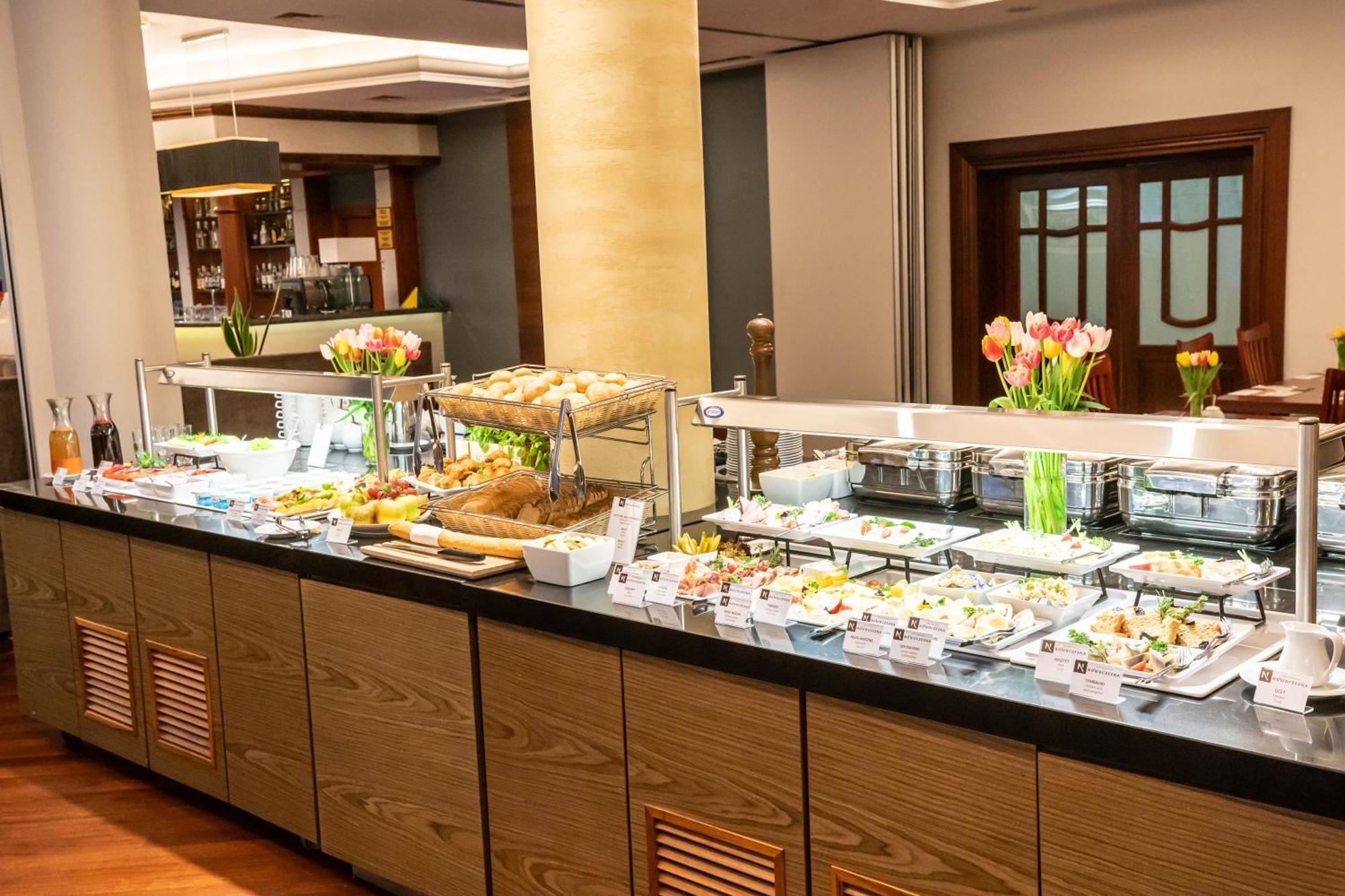 Warminski Hotel & Conference ออลชติน ภายนอก รูปภาพ