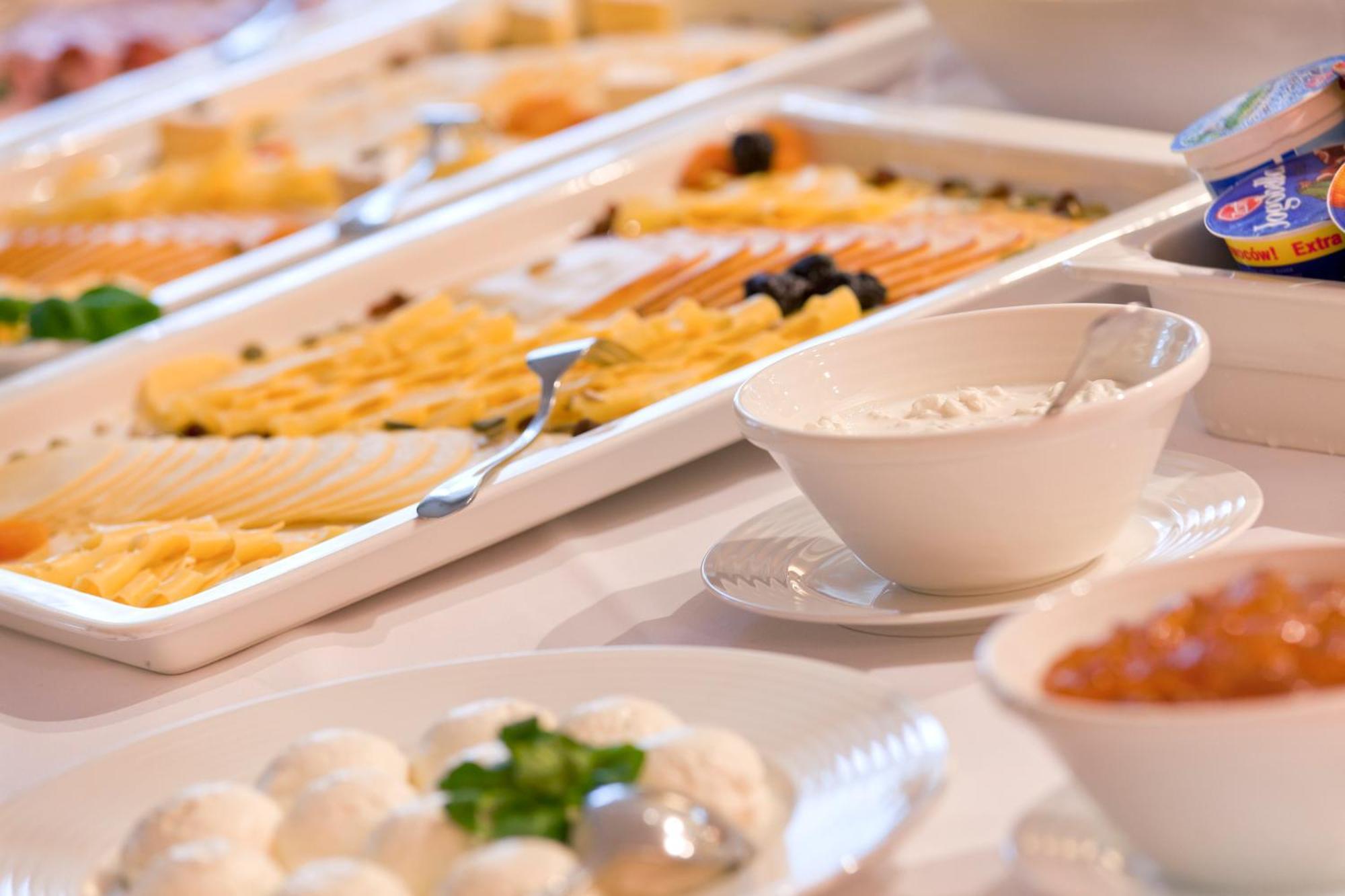 Warminski Hotel & Conference ออลชติน ภายนอก รูปภาพ