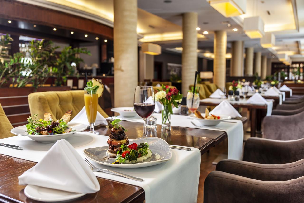 Warminski Hotel & Conference ออลชติน ภายนอก รูปภาพ